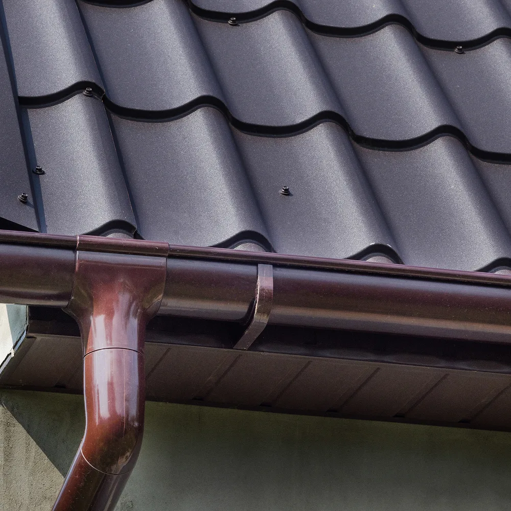 Zinc, cuivre ou aluminium : quel matériau choisir pour sa zinguerie à Villabé ?